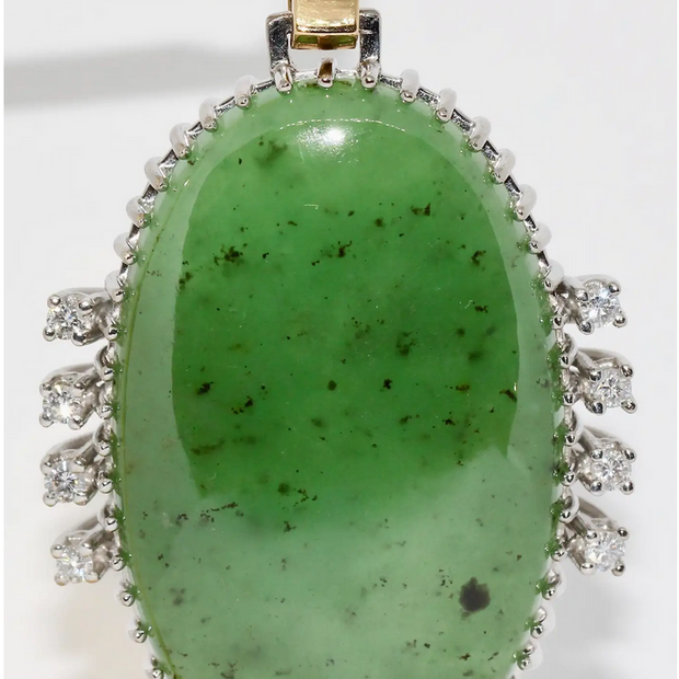 Anhänger aus 18 Karat Gold mit Jade und Diamanten