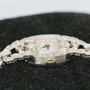 Antike Damenarmbanduhr aus Platin mit Diamanten – Jugendstil