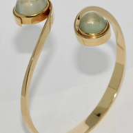 Elegantes Damenarmband aus 14 Karat Gold mit Mondsteinen