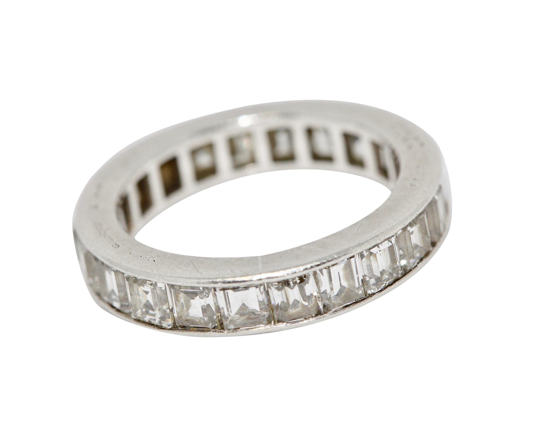Van Cleef & Arpels Memoire Diamantring aus Platin – Baguette-Fassung, Eternity Band
