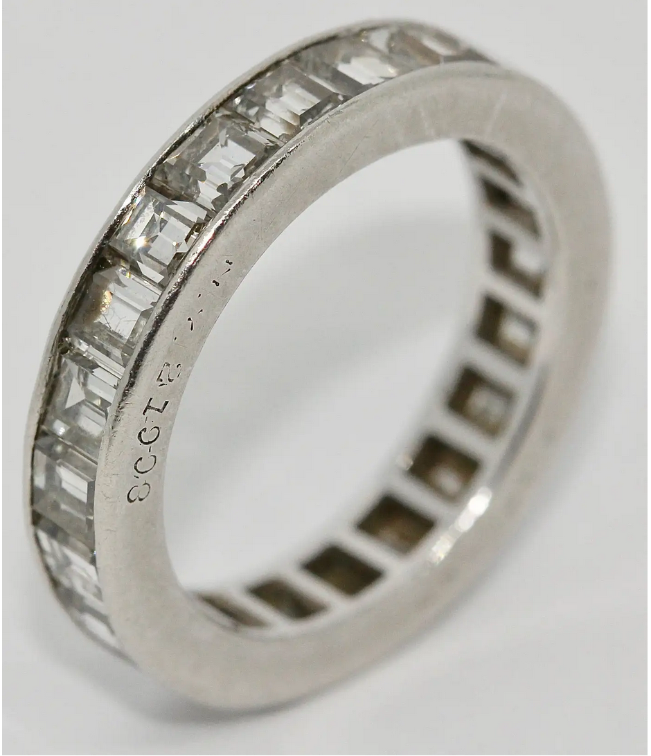 Van Cleef & Arpels Memoire Diamantring aus Platin – Baguette-Fassung, Eternity Band