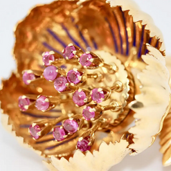 Einzigartige florale Brosche aus 18 Karat Gelbgold mit Rubinen und Emaille – beweglich