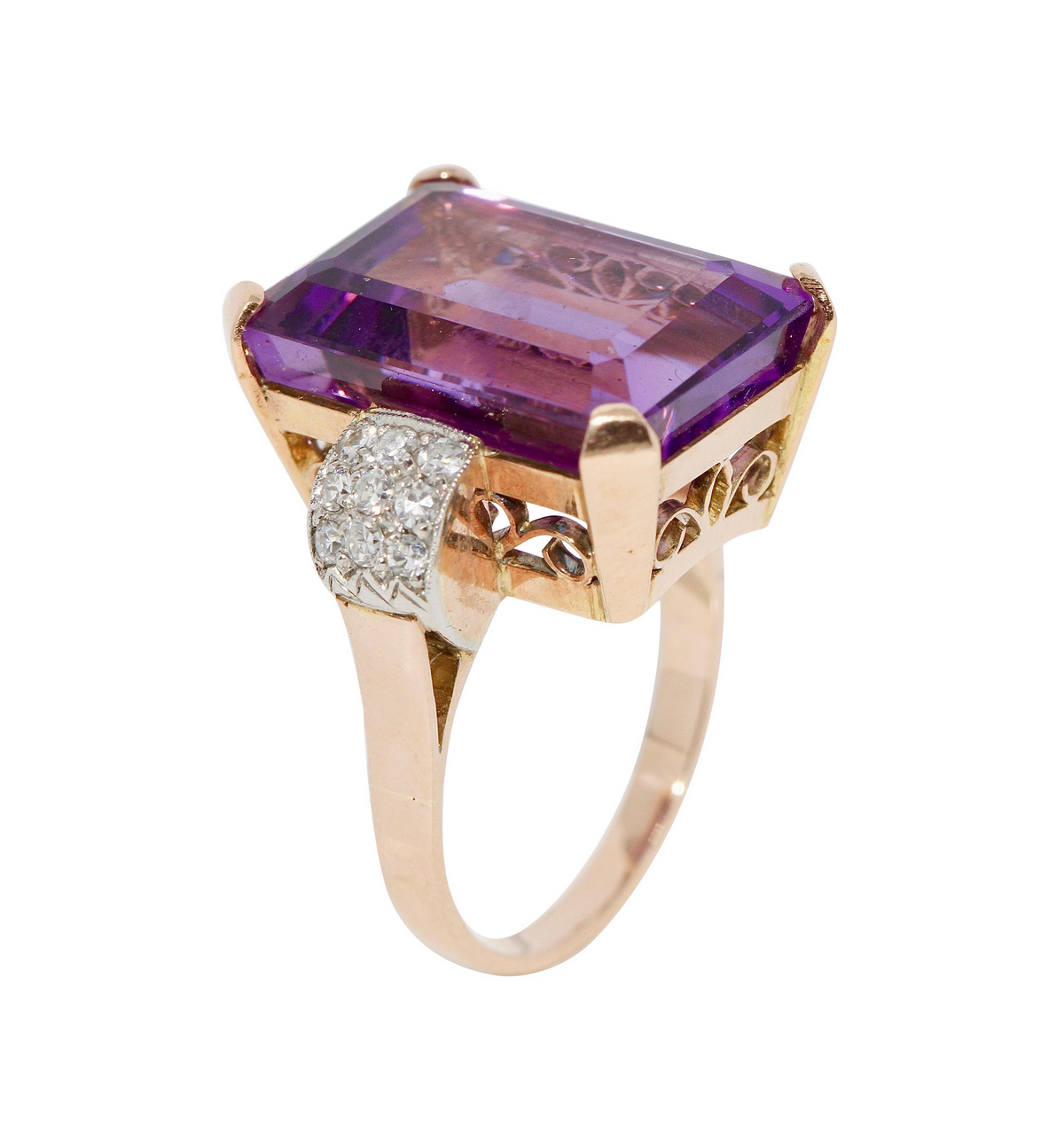 Eleganter Cocktailring aus 14 Karat Roségold mit großem Amethyst und Diamanten