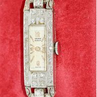 Art Déco Damenarmbanduhr aus Platin mit Diamanten