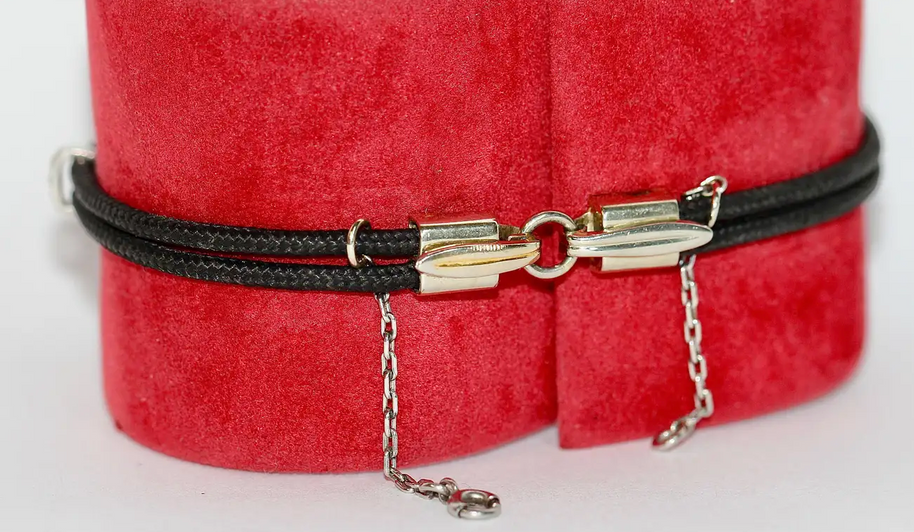 Art Déco Damenarmbanduhr aus Platin mit Diamanten