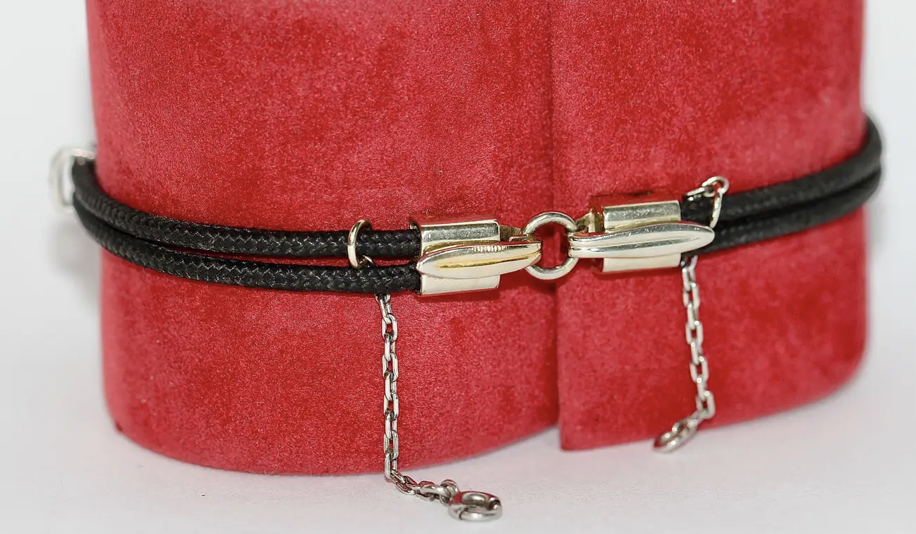 Art Déco Damenarmbanduhr aus Platin mit Diamanten