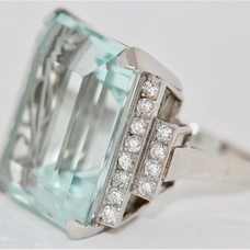 Außergewöhnlicher Platinring mit großem Aquamarin und Diamanten