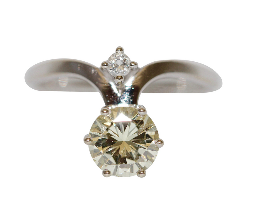 Diamantring Weißgold mit großem Solitär und feinem Akzentstein