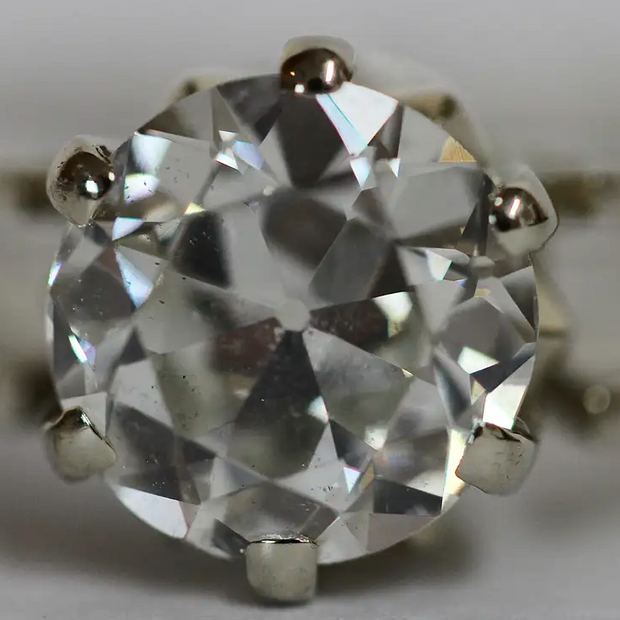 Antiker Damen Ring mit großem Diamant European Old Cut – 18 Karat Gold