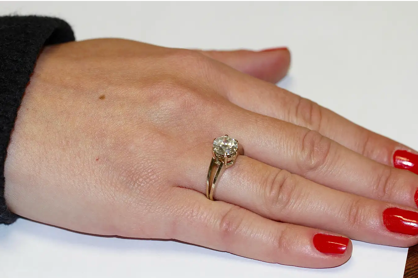 Antiker Damen Ring mit großem Diamant European Old Cut – 18 Karat Gold