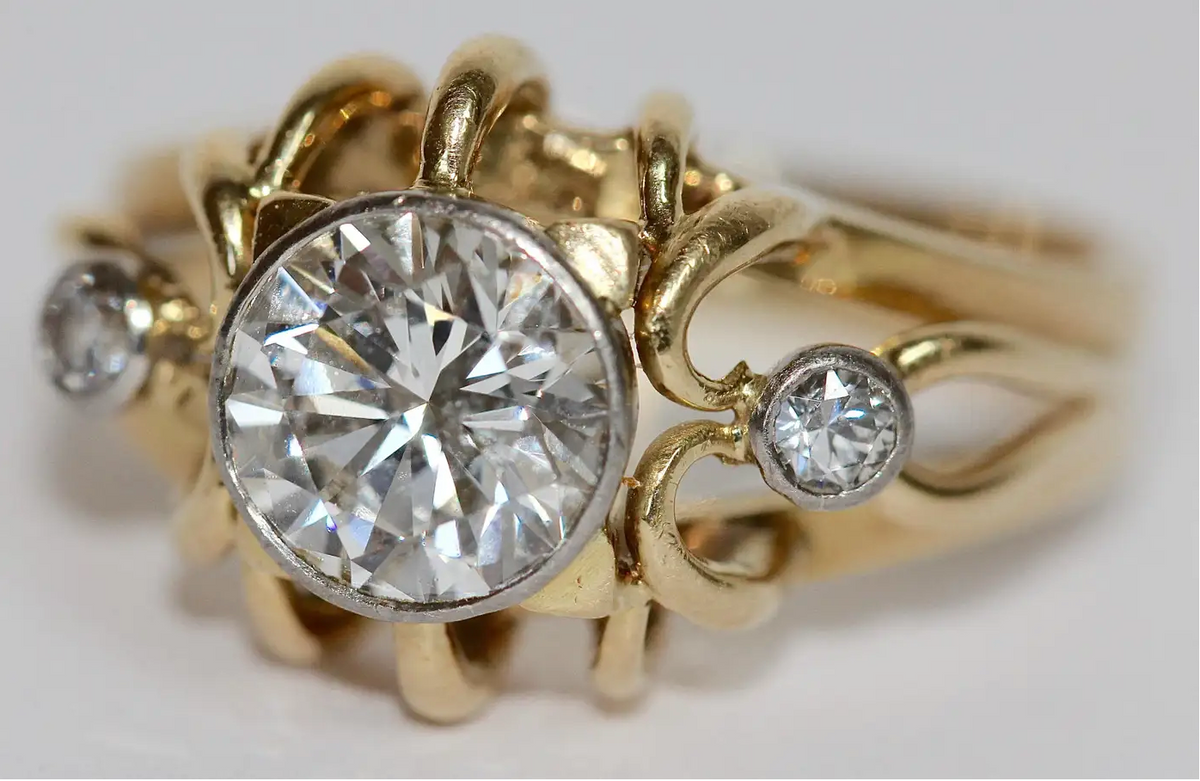 1.5 Karat Diamantring Gelbgold mit zentralem Brillanten