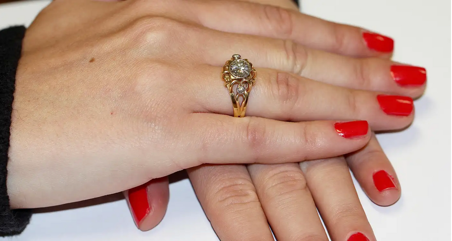 1.5 Karat Diamantring Gelbgold mit zentralem Brillanten