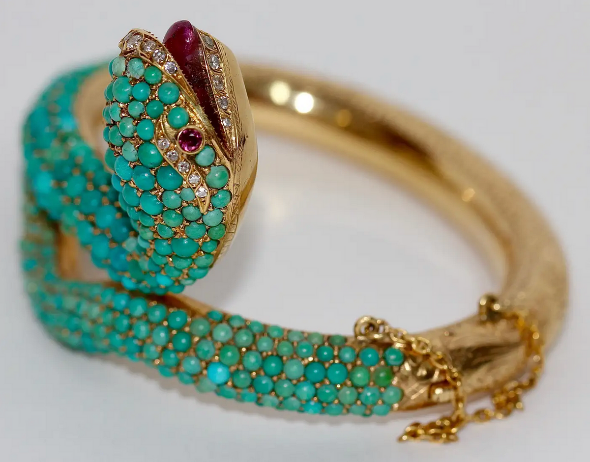 Prächtiger Schlangen-Reif Gelbgold mit Türkisen, Rubinen und Diamanten – um 1900