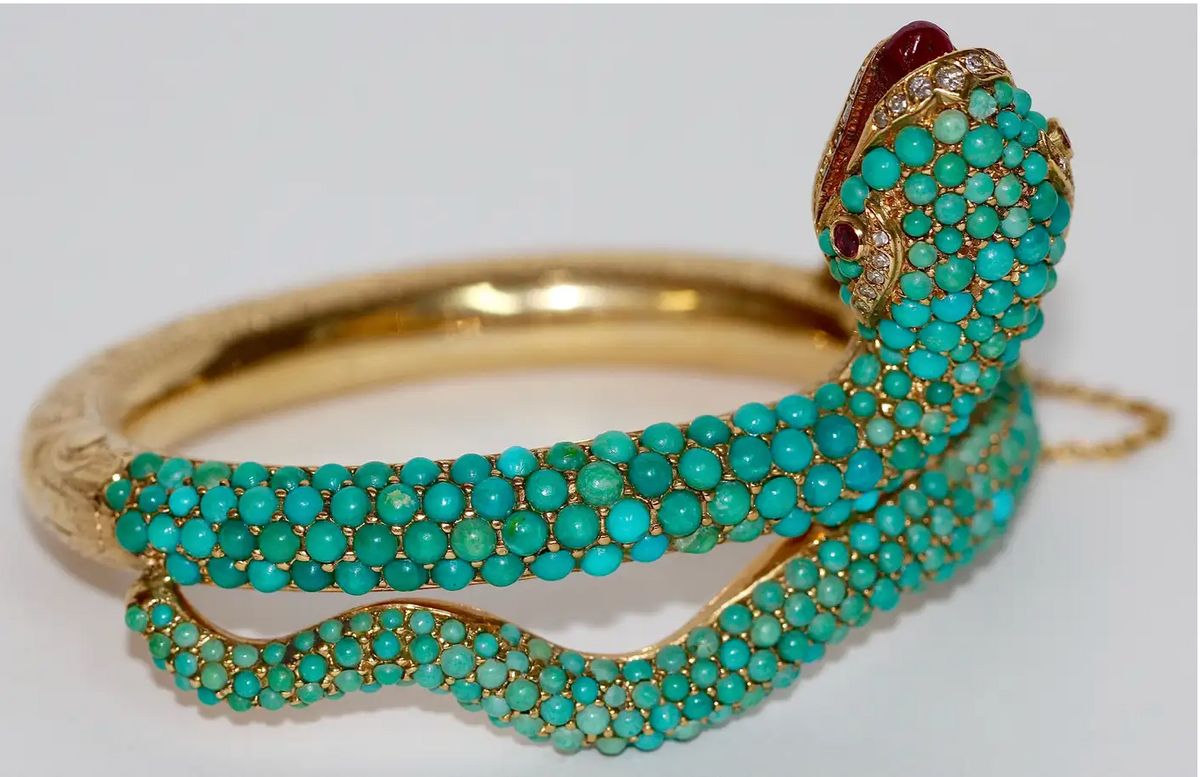 Prächtiger Schlangen-Reif Gelbgold mit Türkisen, Rubinen und Diamanten – um 1900