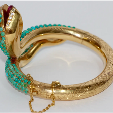 Prächtiger Schlangen-Reif Gelbgold mit Türkisen, Rubinen und Diamanten – um 1900