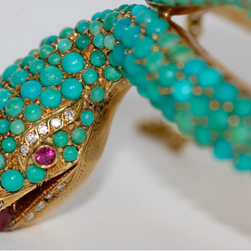 Prächtiger Schlangen-Reif Gelbgold mit Türkisen, Rubinen und Diamanten – um 1900