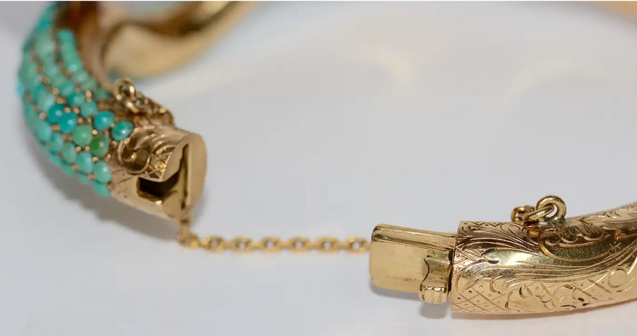 Prächtiger Schlangen-Reif Gelbgold mit Türkisen, Rubinen und Diamanten – um 1900