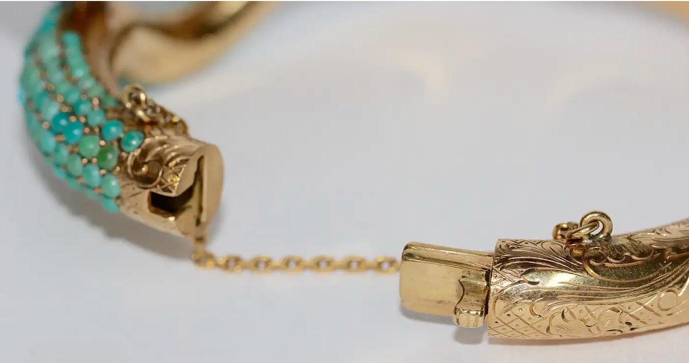 Prächtiger Schlangen-Reif Gelbgold mit Türkisen, Rubinen und Diamanten – um 1900