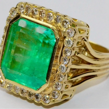 Monumentaler Smaragd-Diamant-Ring Gelbgold