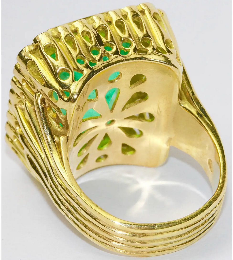 Monumentaler Smaragd-Diamant-Ring Gelbgold
