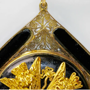 Antiker Gold Anhänger mit aufklappbarem Fach - Onyx und Filigranarbeit