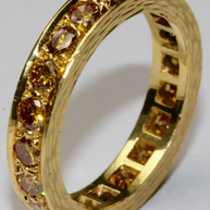 Memoire-Ring mit champagnerfarbenen Diamanten – Gelbgold