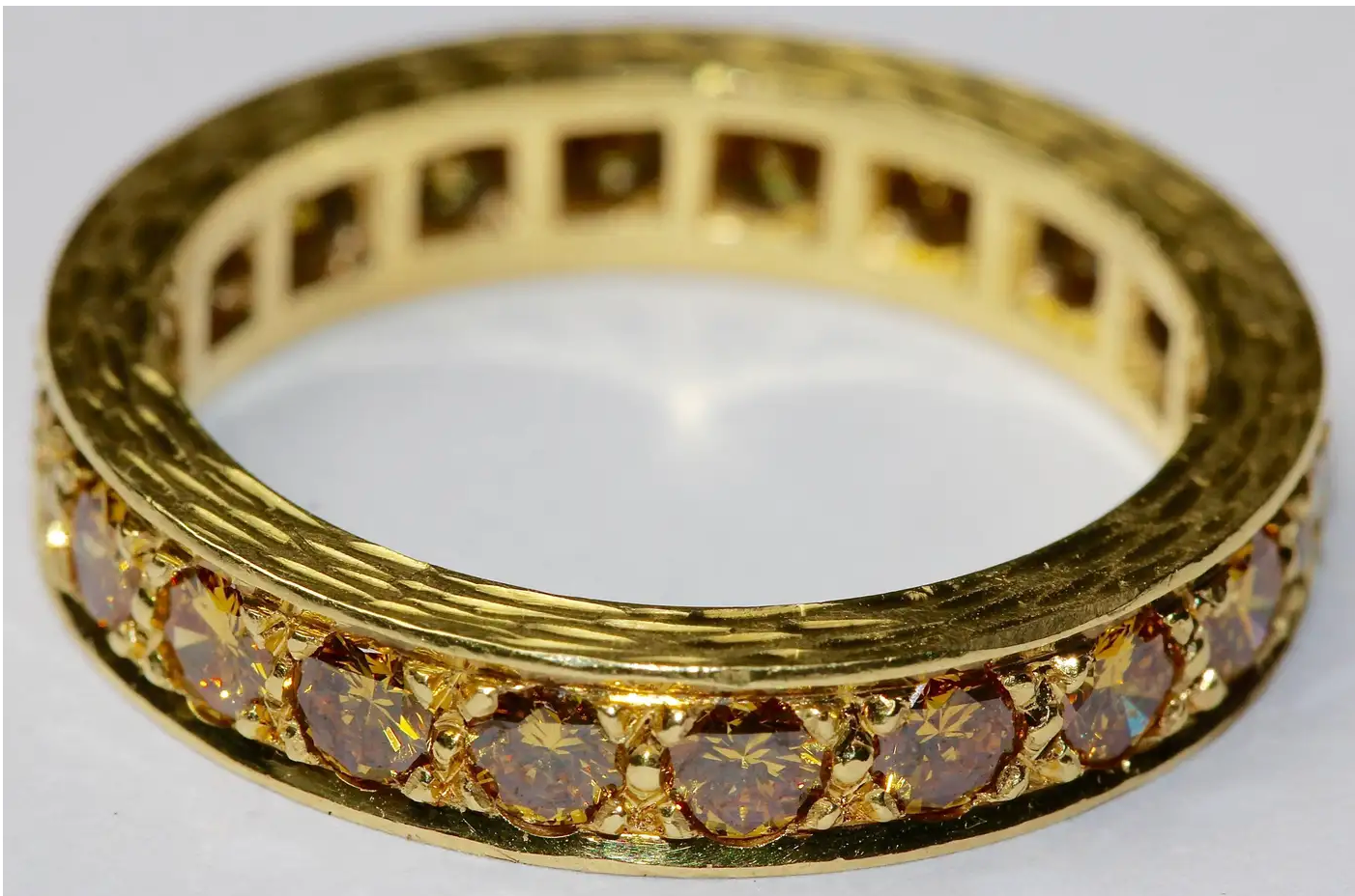 Memoire-Ring mit champagnerfarbenen Diamanten – Gelbgold