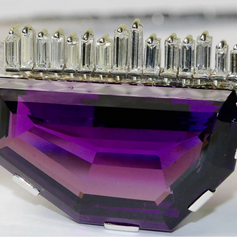 Weißgold Collier mit großem Amethyst und Diamanten