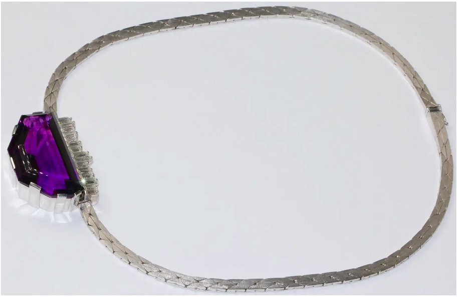Weißgold Collier mit großem Amethyst und Diamanten