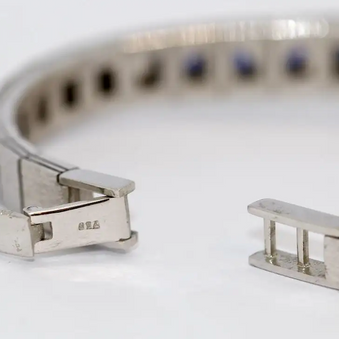 Favre-Leuba – Damenarmbanduhr aus 18 Karat Weißgold mit Diamanten und Saphiren