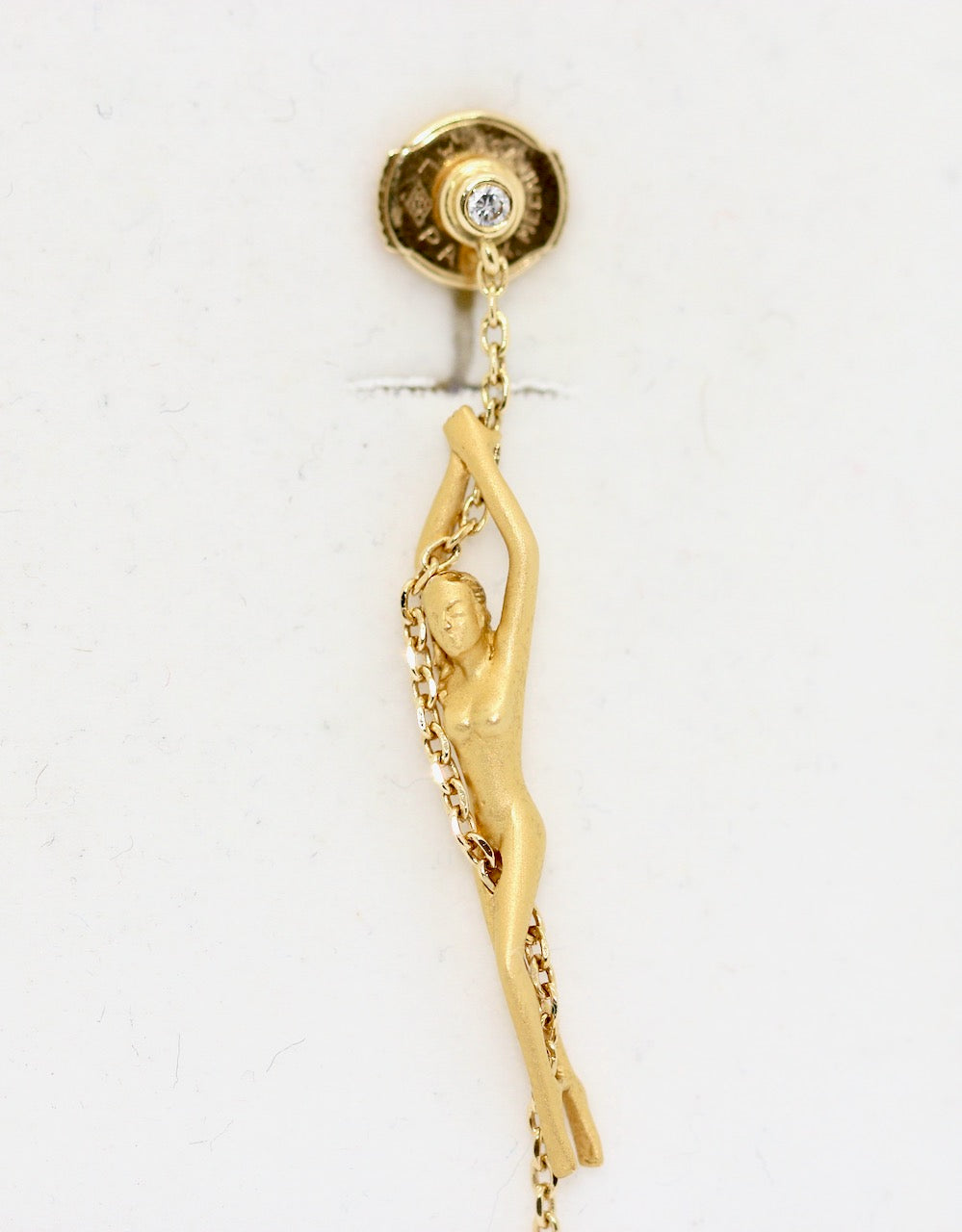 Carrera y Carrera Ohrringe „Nude Woman“ aus 18K Gelbgold mit Diamanten