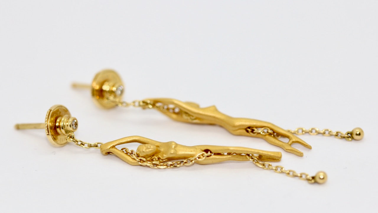 Carrera y Carrera Ohrringe „Nude Woman“ aus 18K Gelbgold mit Diamanten