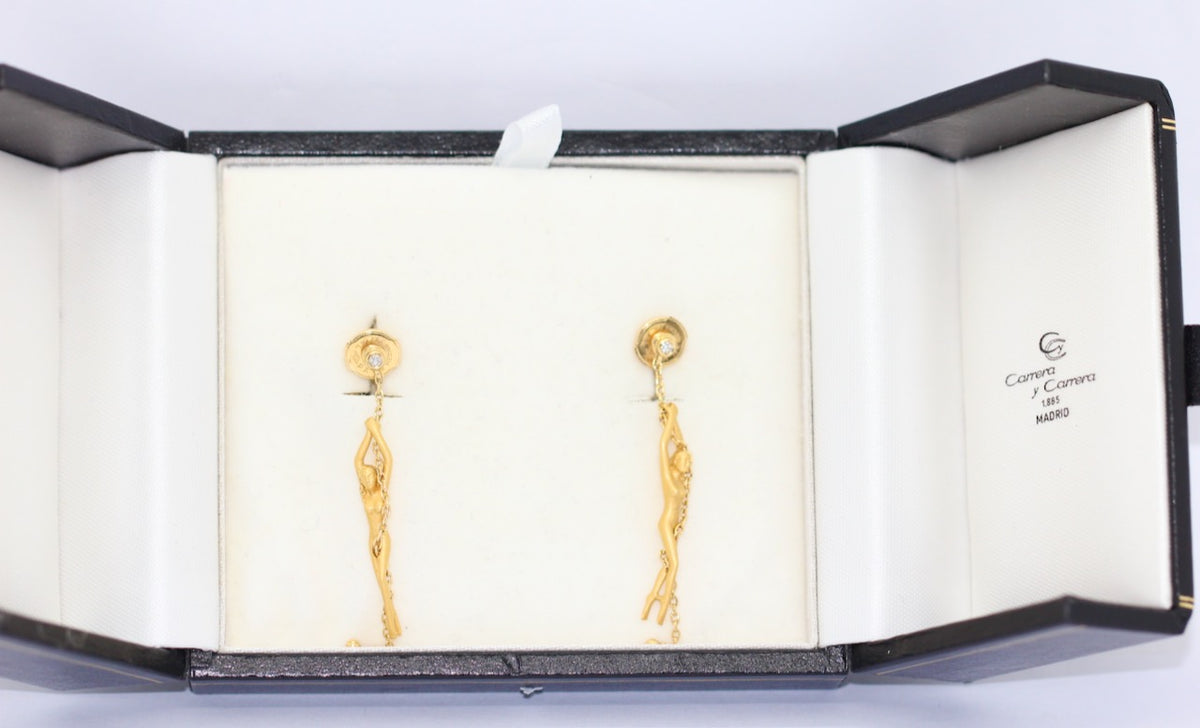 Carrera y Carrera Ohrringe „Nude Woman“ aus 18K Gelbgold mit Diamanten