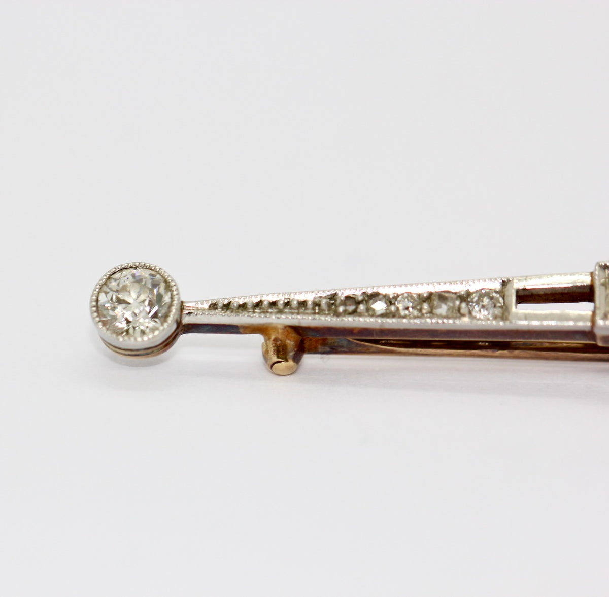 Antike Art Déco Brosche aus Gold & Platin mit Diamanten und Perle