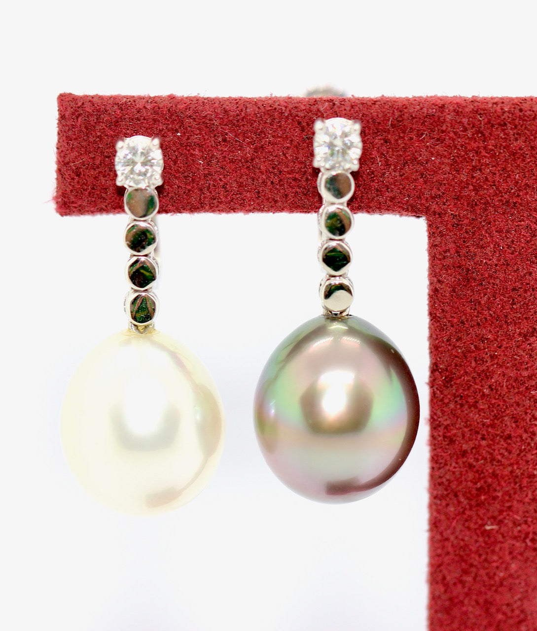 Diamantohrringe aus 18K Weißgold mit weißen & grauen Südseeperlen