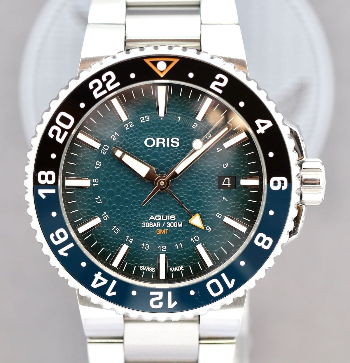 Oris Aquis Whale Shark Limited Edition GMT 01 798 7754 4175
