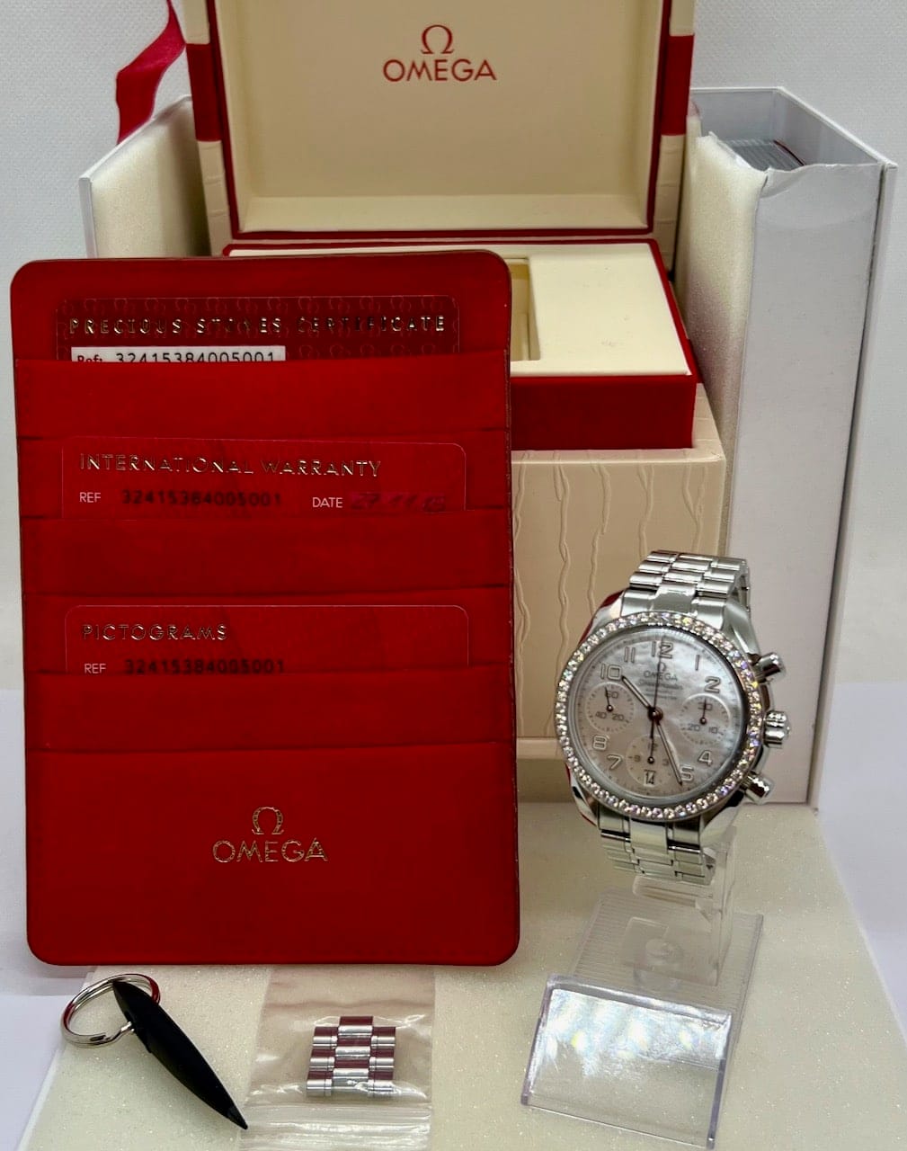 Omega Speedmaster Ladies Damenuhr Diamanten Automatik Perlmutt 324.15.38.40.05.001