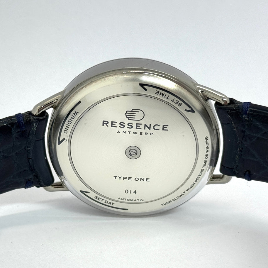 Ressence Type 1 Titanium Type 1G 1.1 Armbanduhr