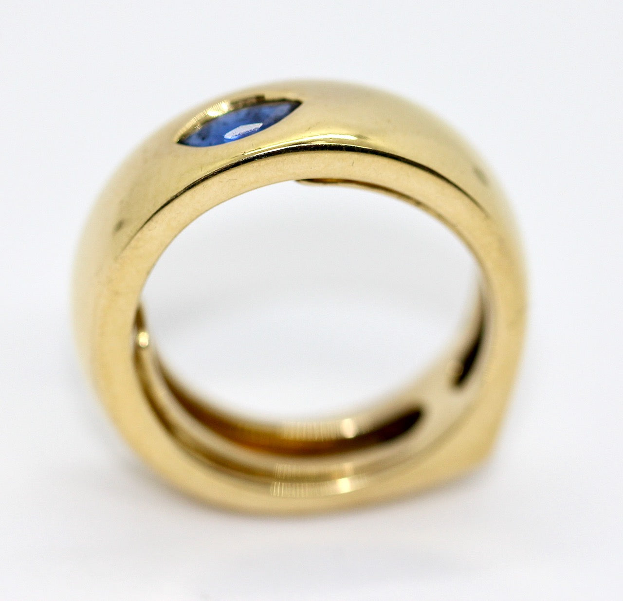 Kat Florence Saphir Ring aus 18K Gelbgold Marquise-Schliff