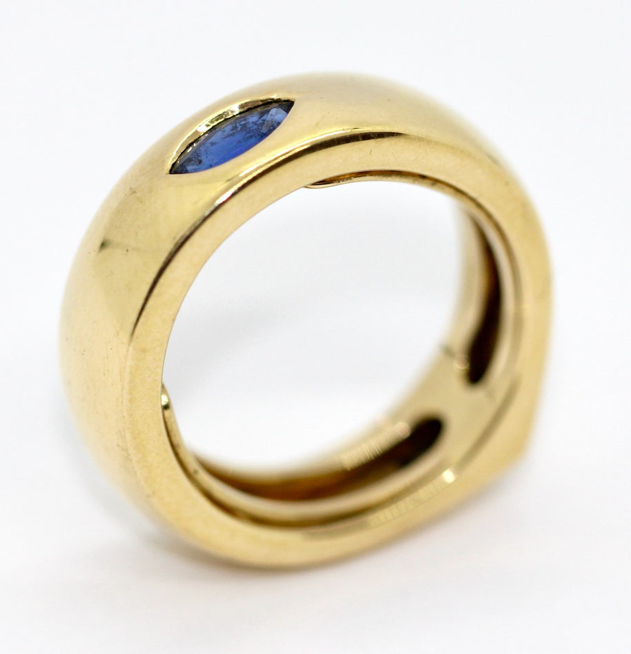 Kat Florence Saphir Ring aus 18K Gelbgold Marquise-Schliff