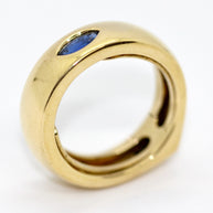 Kat Florence Saphir Ring aus 18K Gelbgold Marquise-Schliff