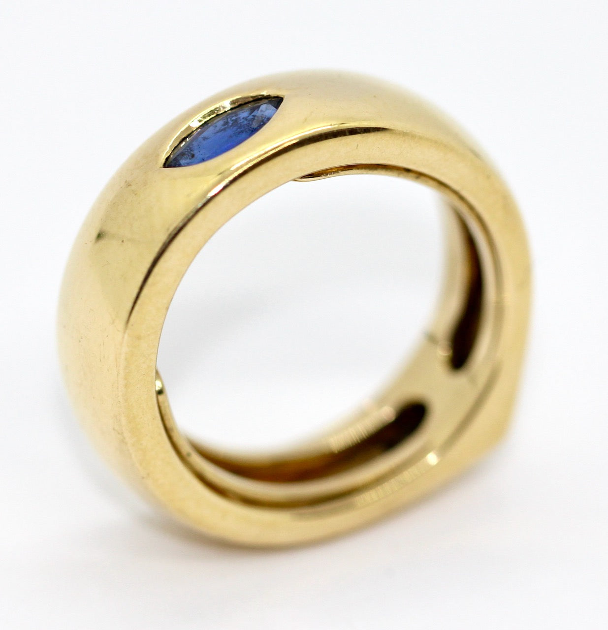 Kat Florence Saphir Ring aus 18K Gelbgold Marquise-Schliff