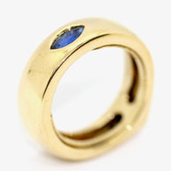 Kat Florence Saphir Ring aus 18K Gelbgold Marquise-Schliff