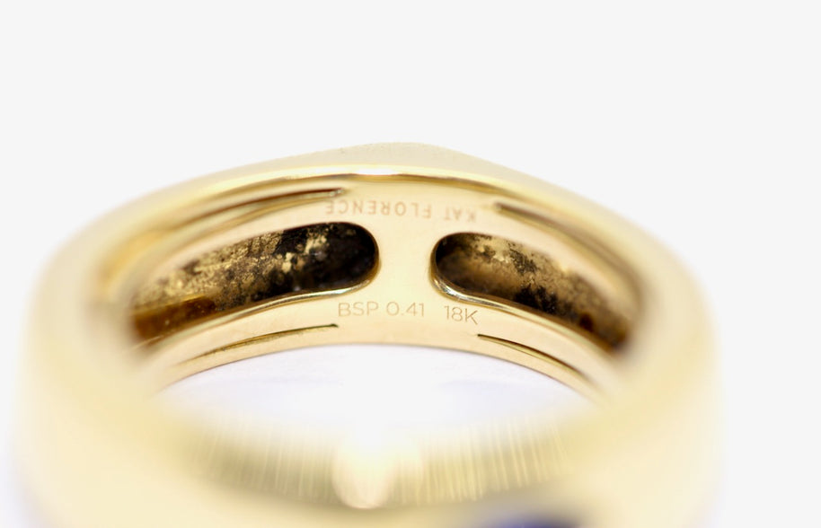 Kat Florence Saphir Ring aus 18K Gelbgold Marquise-Schliff