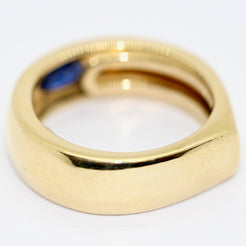 Kat Florence Saphir Ring aus 18K Gelbgold Marquise-Schliff