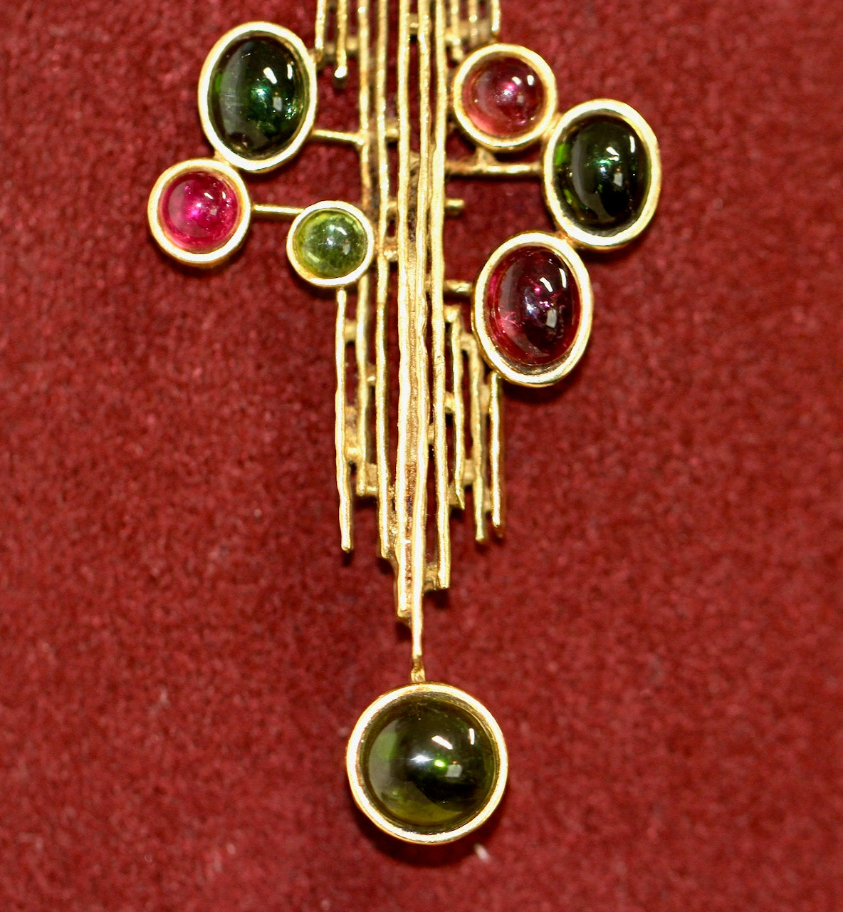 Christian Dior Anhänger mit Kette, Collier von Grosse aus 18K Gelbgold & Edelsteinen