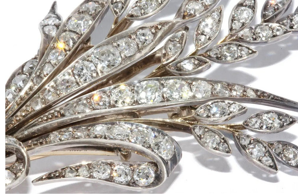 Große, Antike Weißgold Diamant-Brosche als Blumenstrauß mit Schleife
