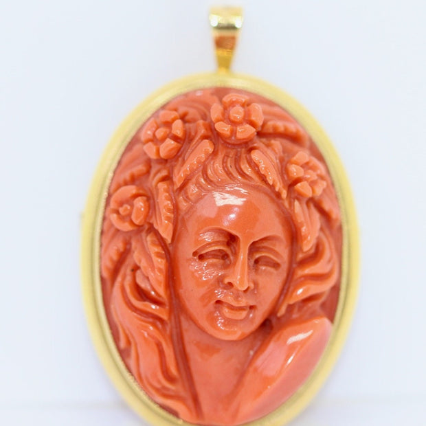 Antike Brosche, Anhänger, Korallen-Kamee, 18 Karat Gold, weibliches Portrait, Kameo, Cameo