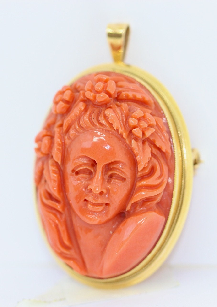 Antike Brosche, Anhänger, Korallen-Kamee, 18 Karat Gold, weibliches Portrait, Kameo, Cameo