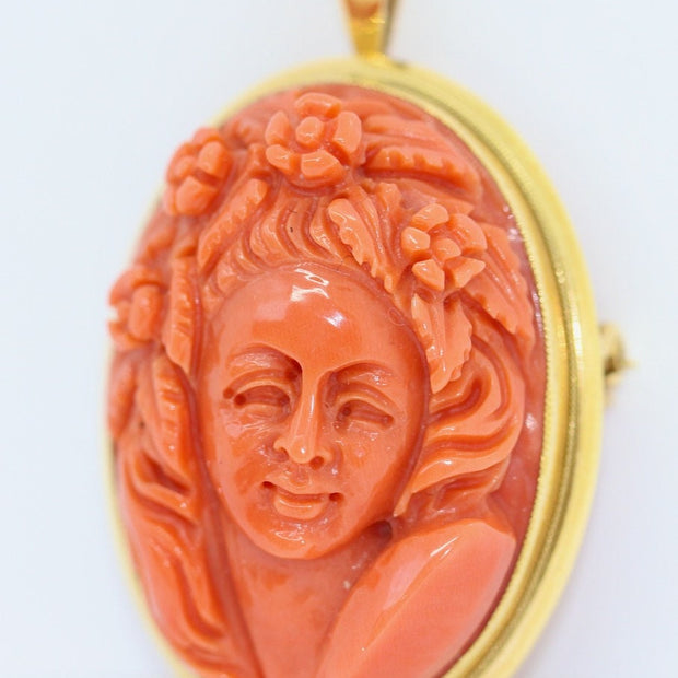 Antike Brosche, Anhänger, Korallen-Kamee, 18 Karat Gold, weibliches Portrait, Kameo, Cameo